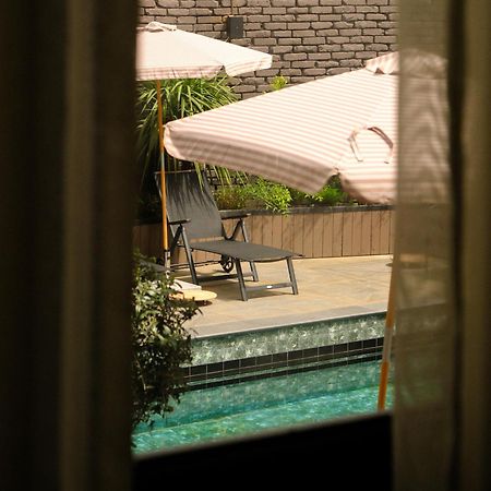 Communal Hotel Kutaisi Bagian luar foto