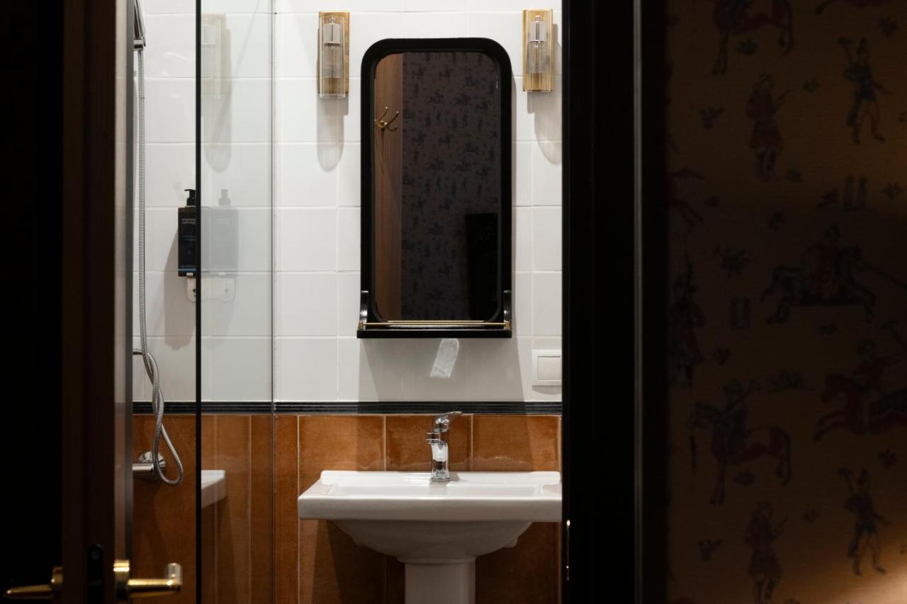 Communal Hotel Kutaisi Bagian luar foto