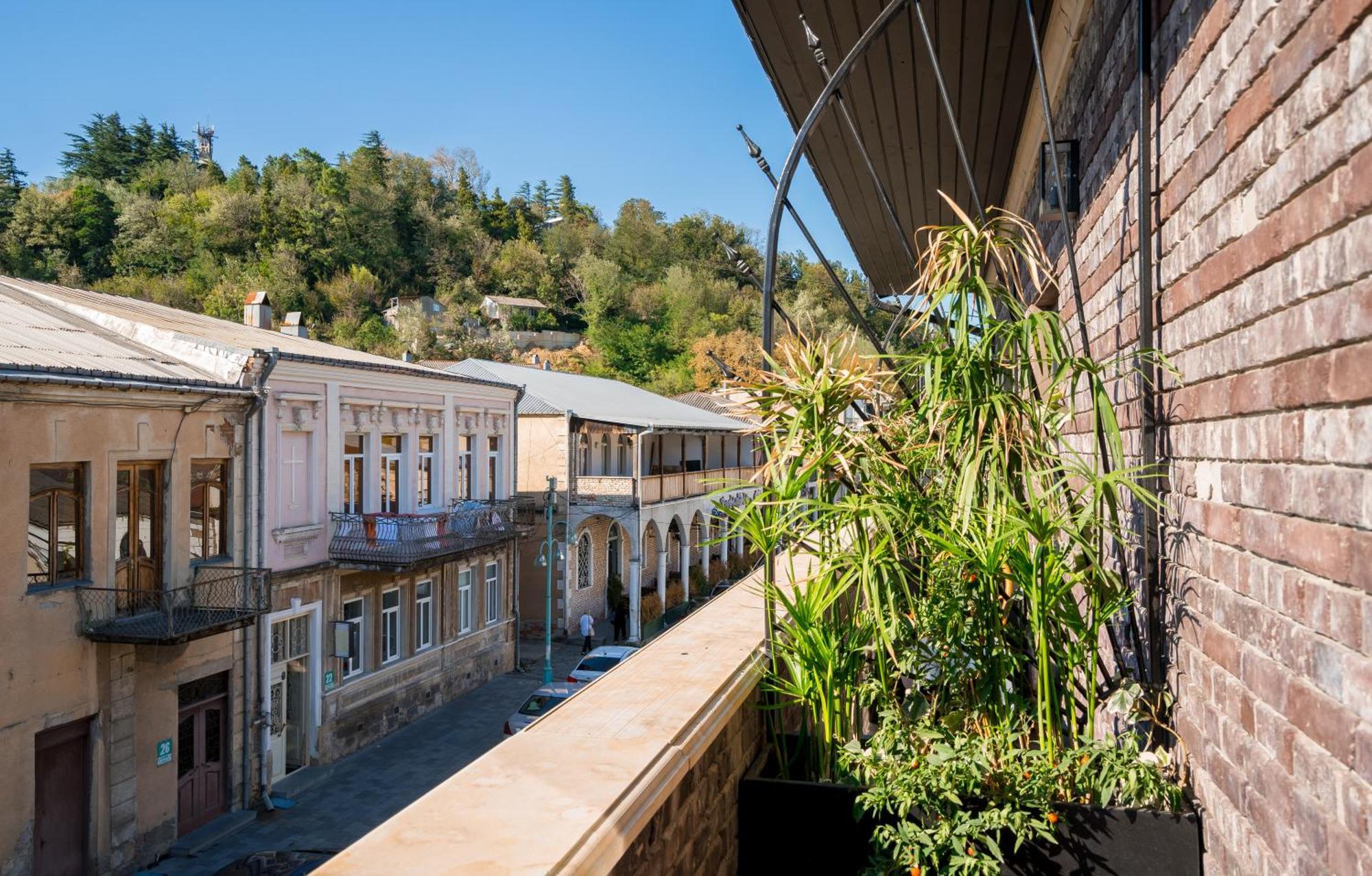 Communal Hotel Kutaisi Bagian luar foto