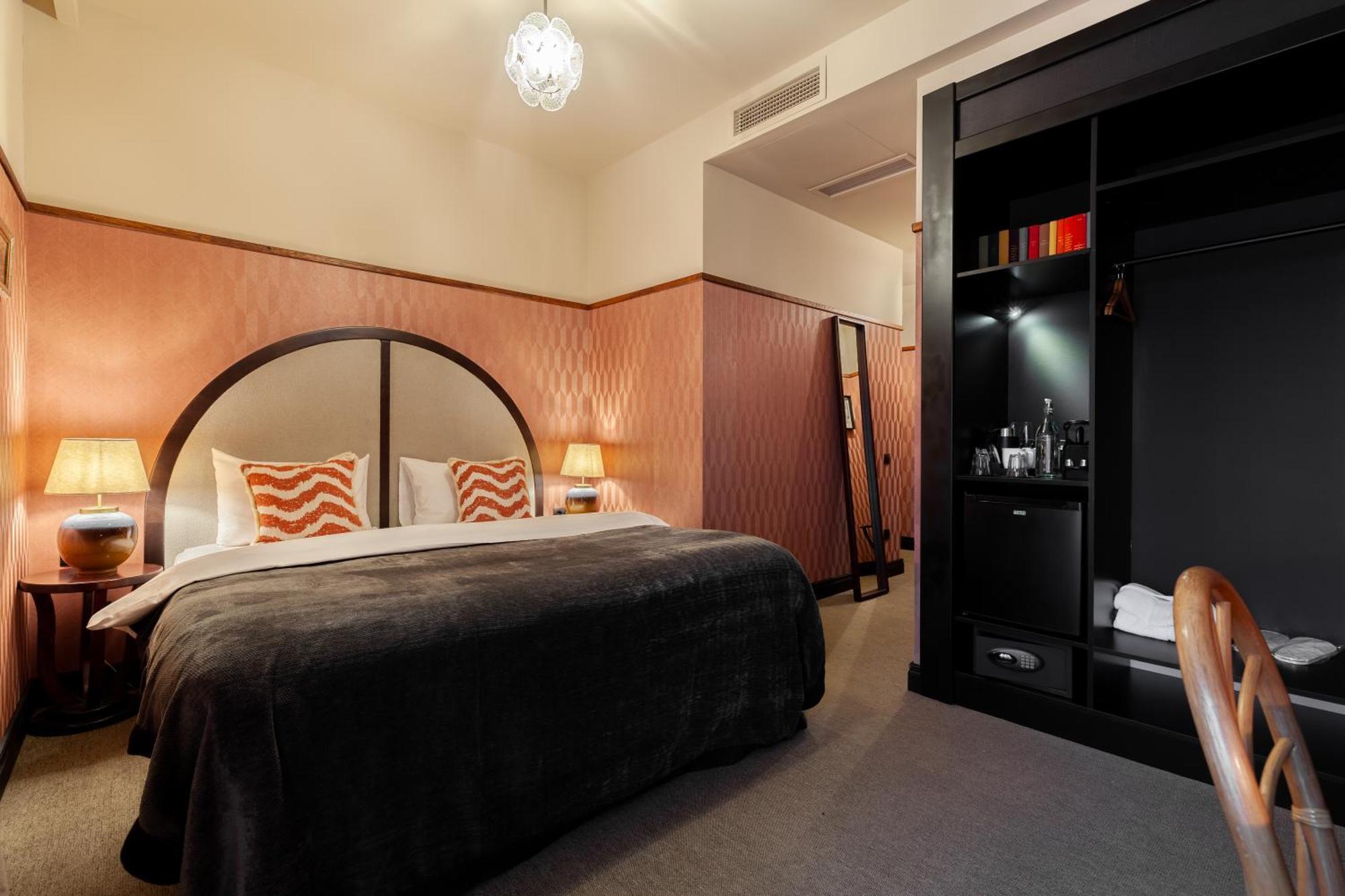 Communal Hotel Kutaisi Bagian luar foto